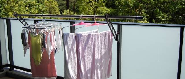 女性の一人暮らしで洗濯物は外に干すな！盗難よりも危険なこと